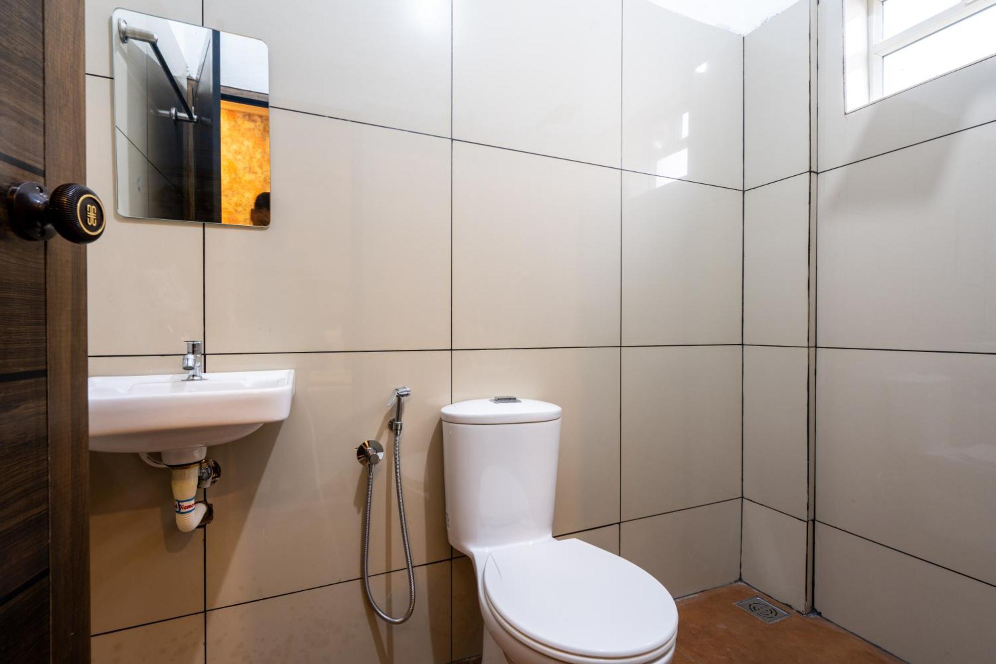 Yaad Residency Hotel Kochi Buitenkant foto