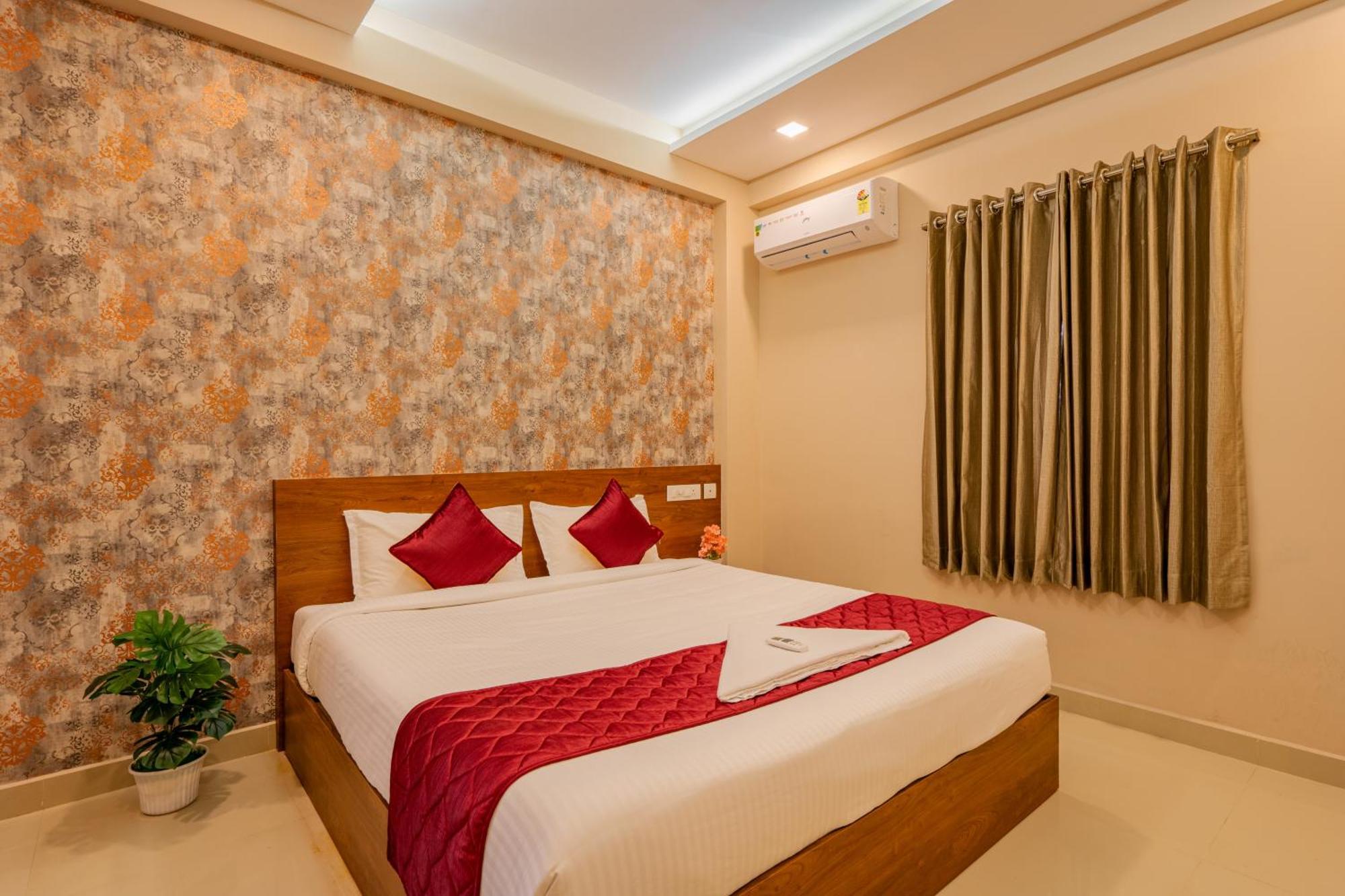 Yaad Residency Hotel Kochi Buitenkant foto