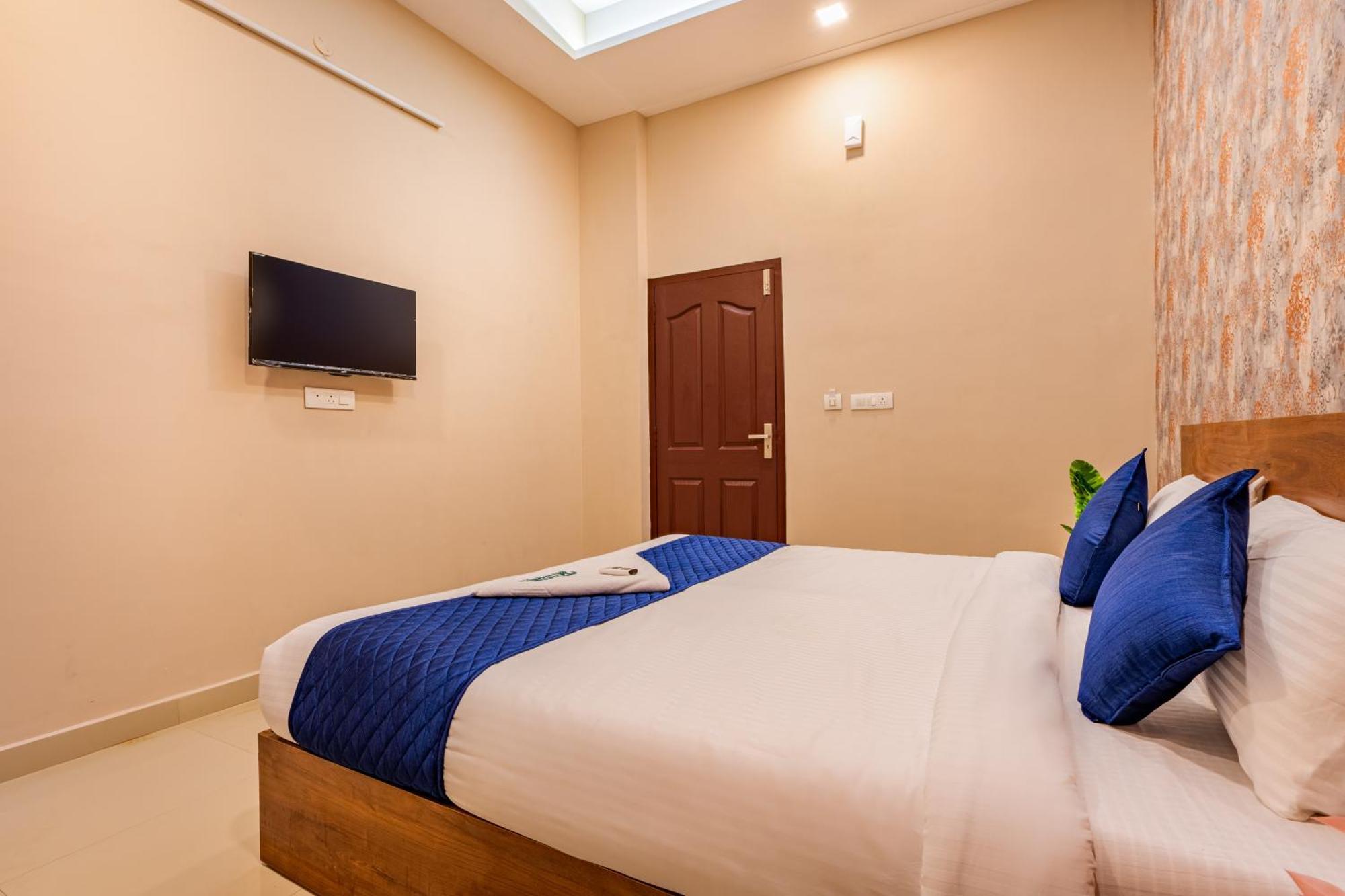 Yaad Residency Hotel Kochi Buitenkant foto