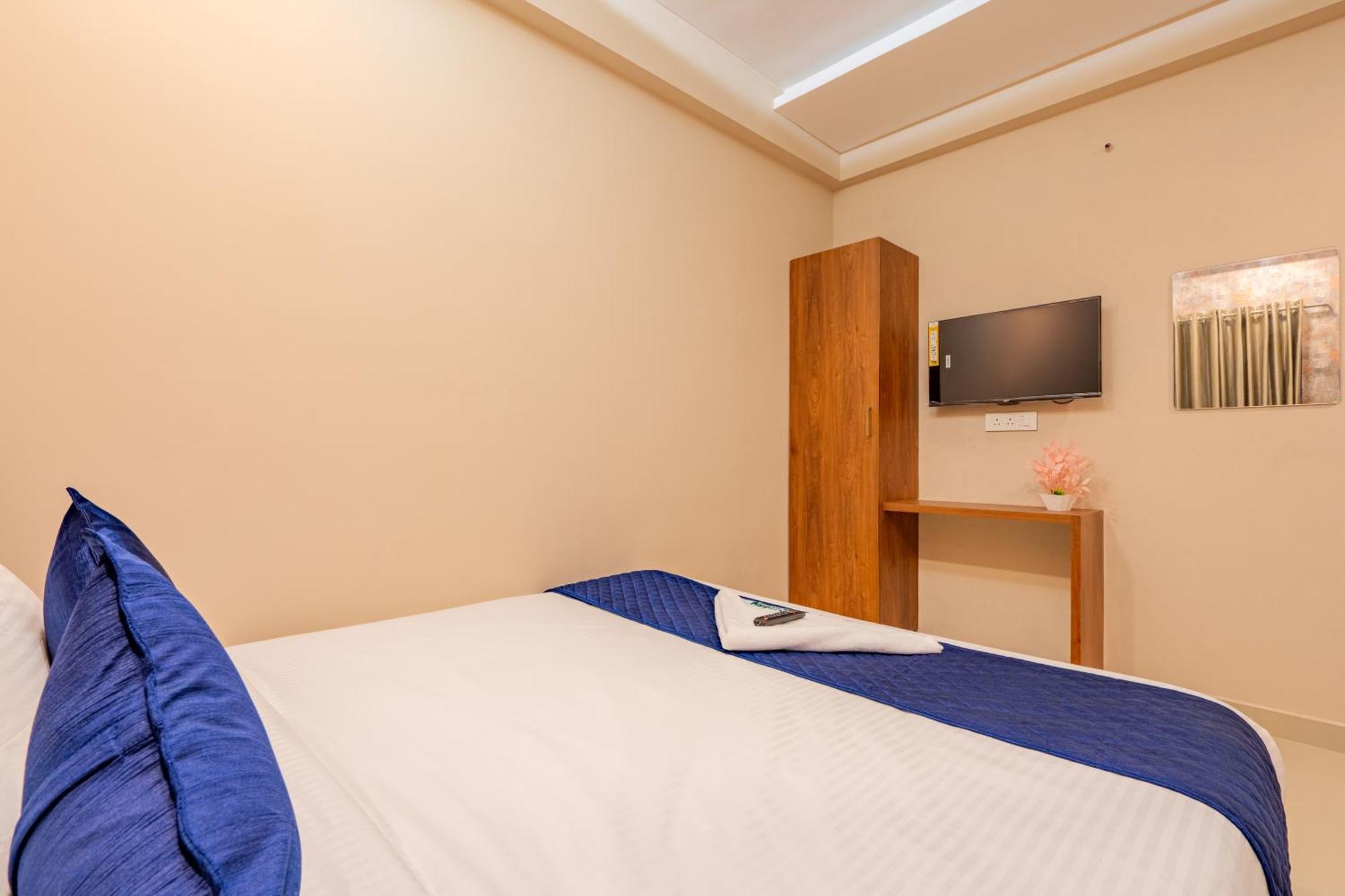 Yaad Residency Hotel Kochi Buitenkant foto