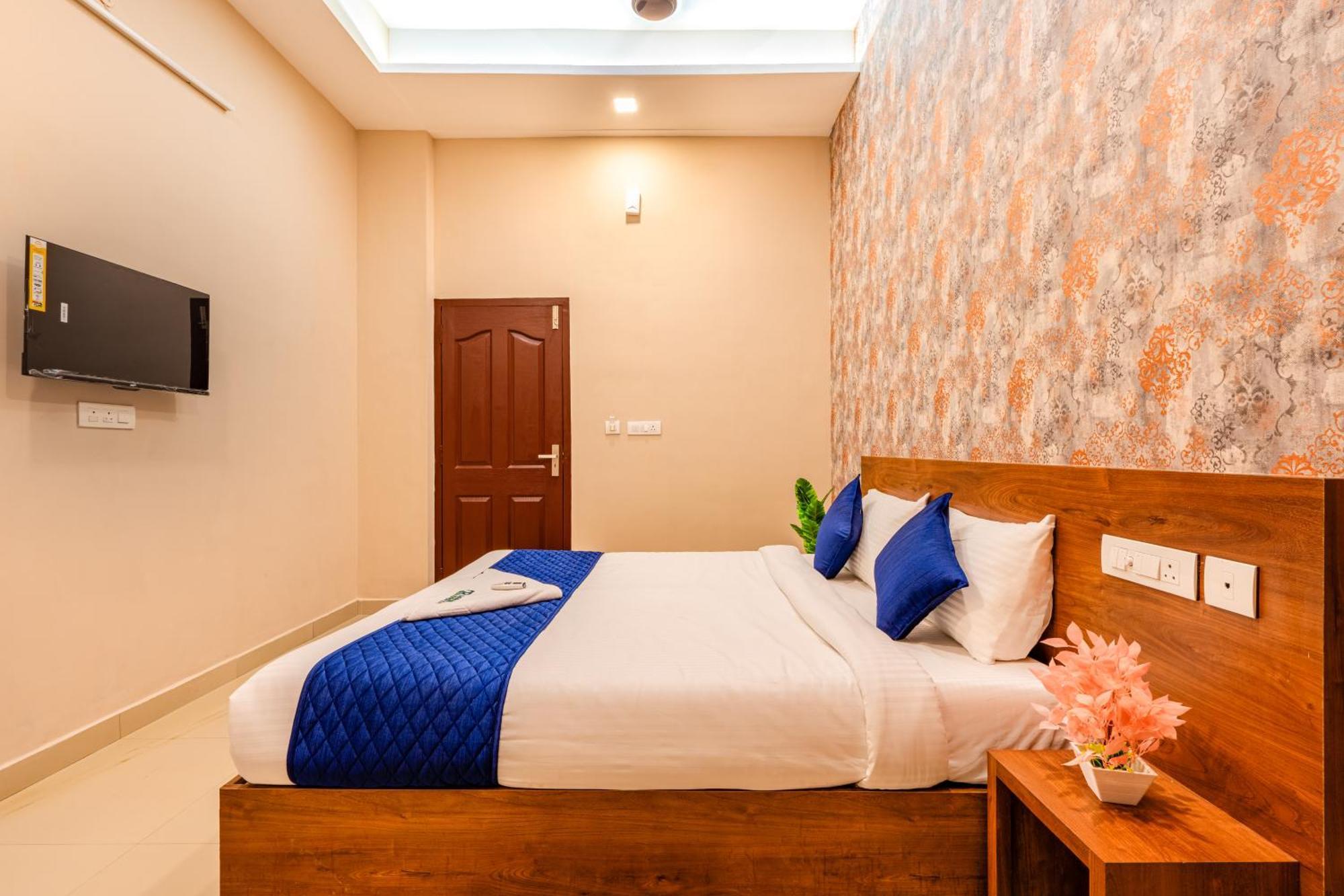 Yaad Residency Hotel Kochi Buitenkant foto
