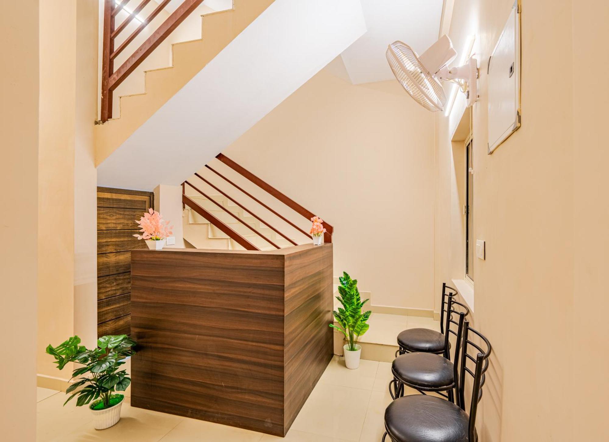 Yaad Residency Hotel Kochi Buitenkant foto
