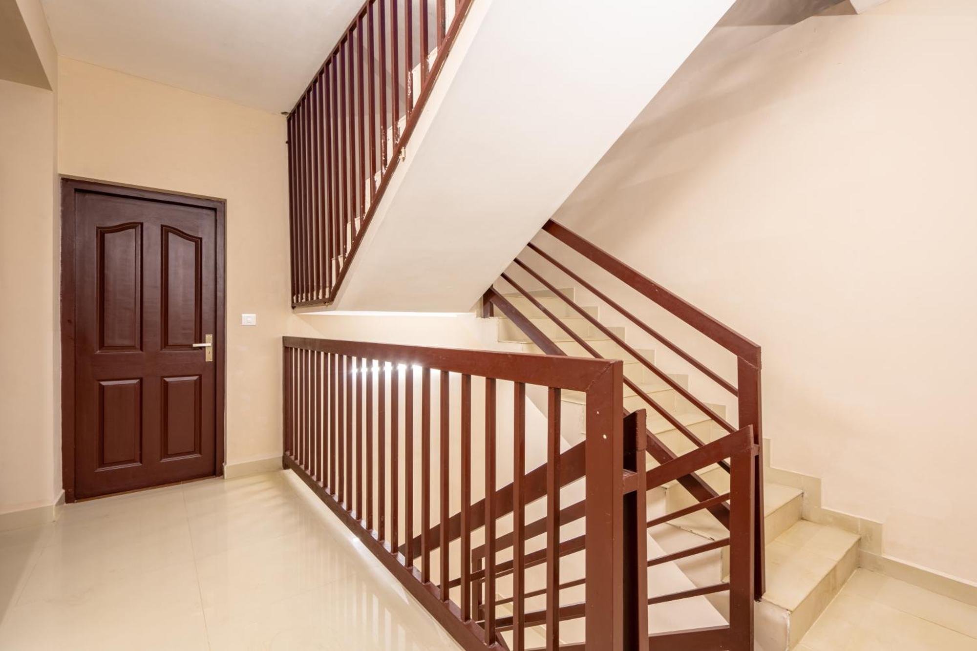Yaad Residency Hotel Kochi Buitenkant foto