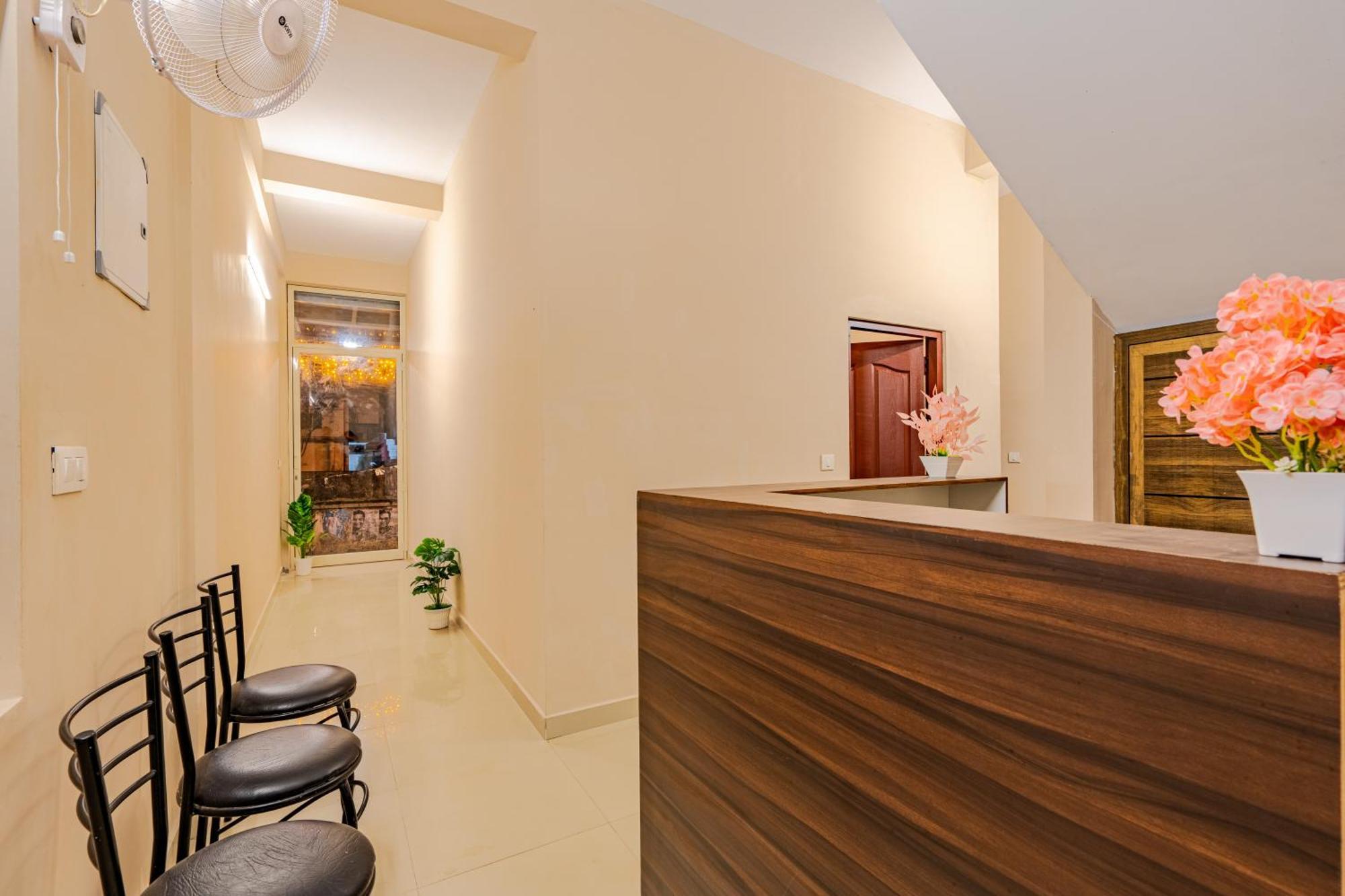 Yaad Residency Hotel Kochi Buitenkant foto